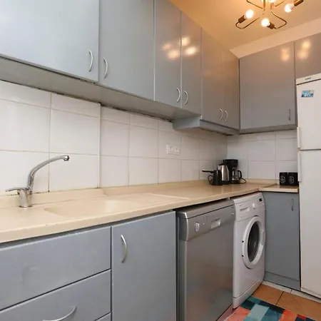 Stylish And Convenient In Sisli Apartment