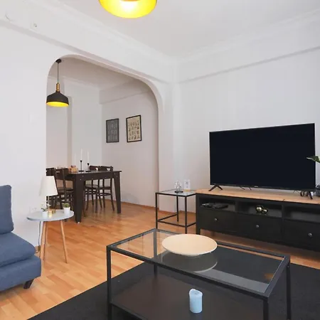 Stylish And Convenient In Sisli Apartment *